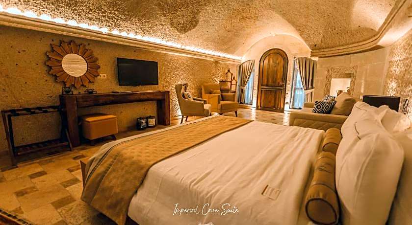 Nino Cave Suite