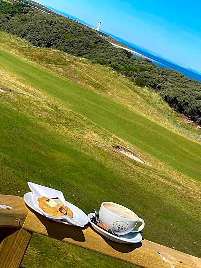 GOLF View Hotel & Macintosh Restaurant