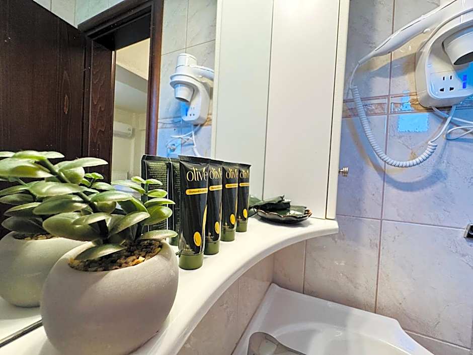Anassa Deluxe Apartments & Studios