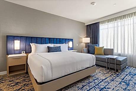 King Room with Roll-In Shower - Disability Access