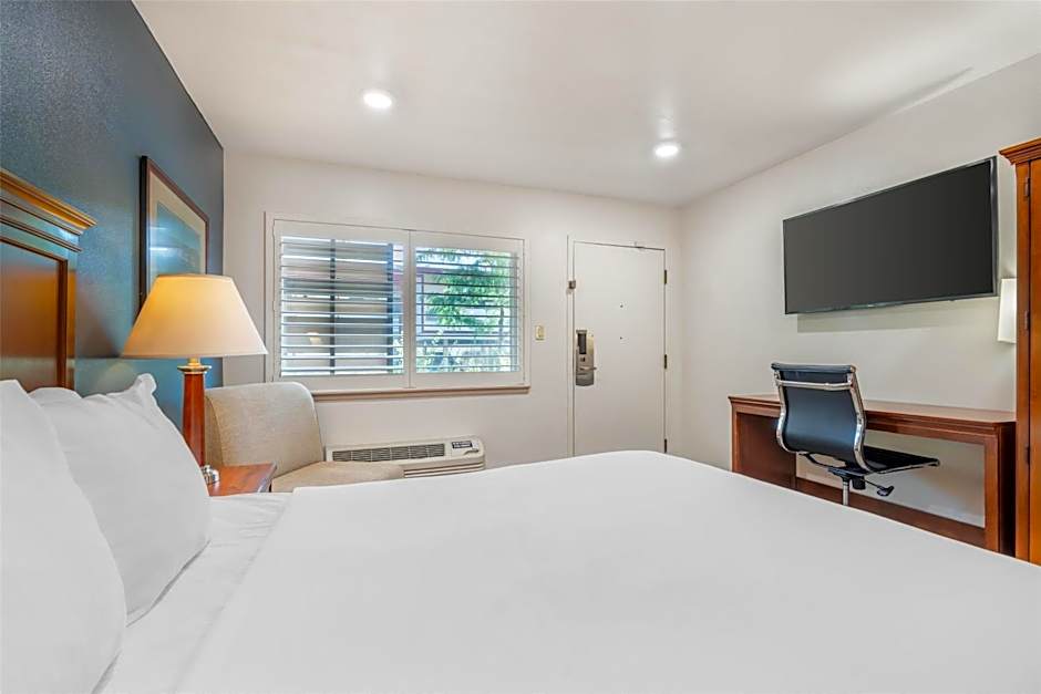 Best Western Plus Clocktower Inn