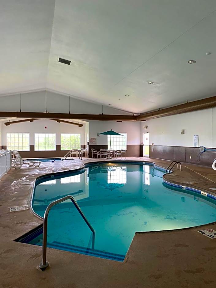 AmericInn by Wyndham Maquoketa