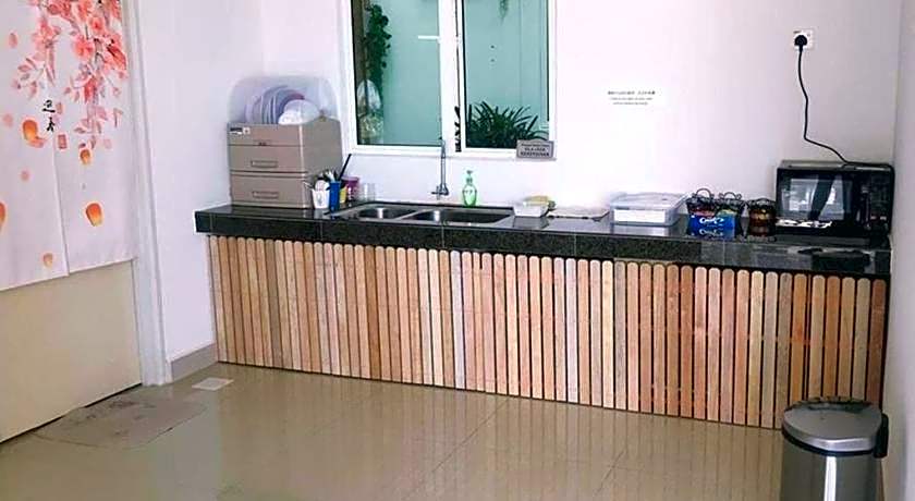 Alexis KT Roomstay