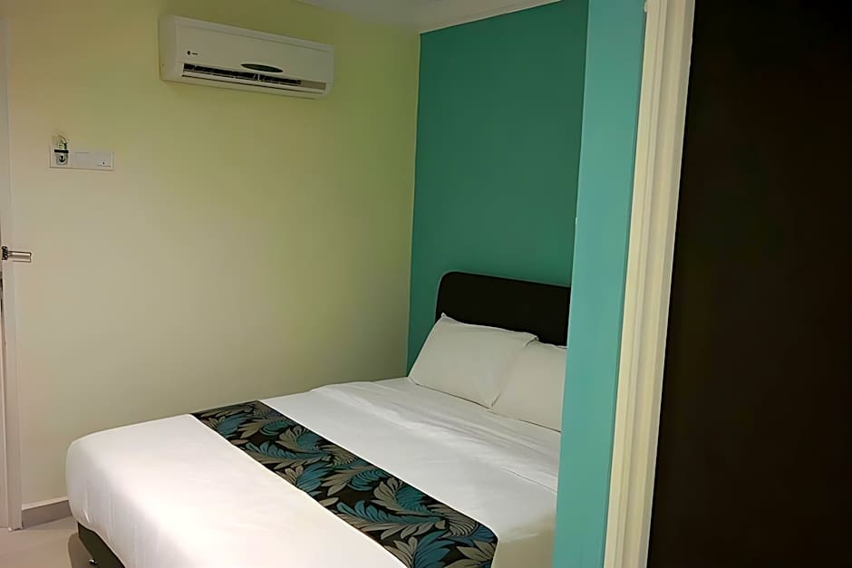 Clover Hotel