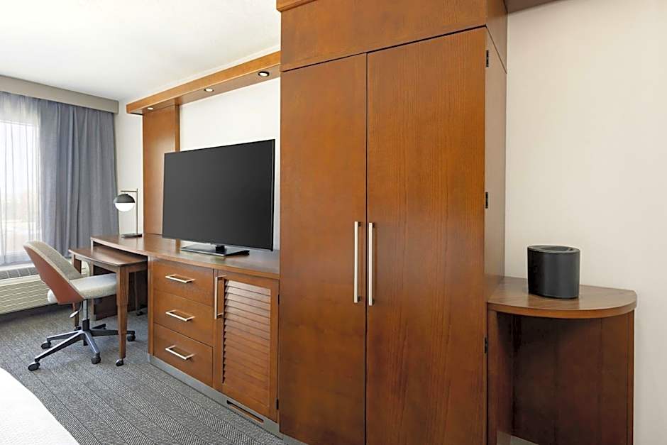 Courtyard by Marriott Los Angeles Woodland Hills