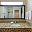 La Quinta Inn & Suites by Wyndham Harrisburg Airport Hershey