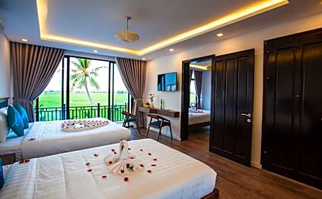 Family Room with Garden View