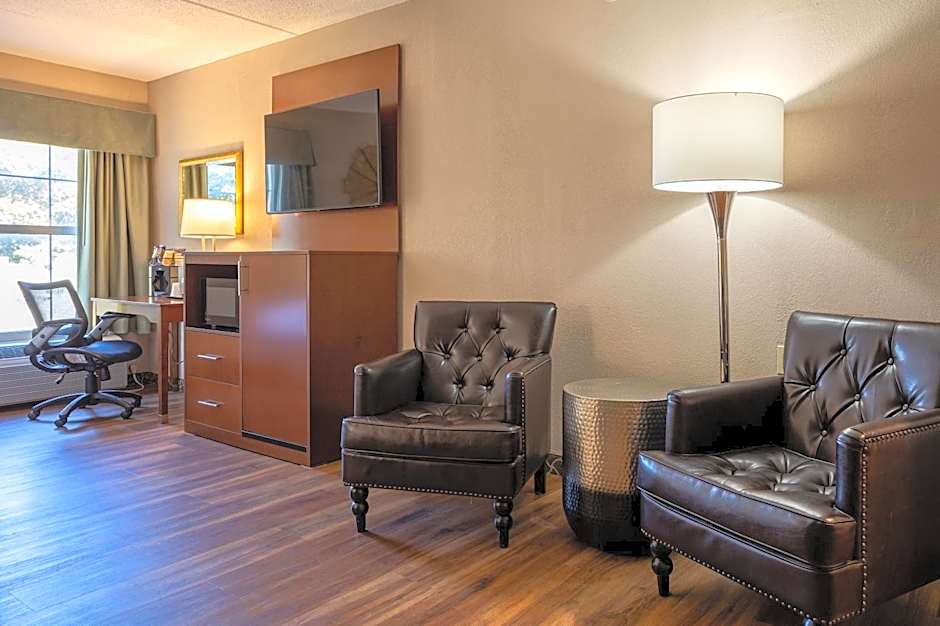 D. Hotel Suites & Spa