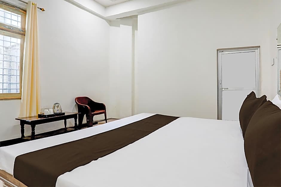 Hotel O Kanha galaxy brothers group