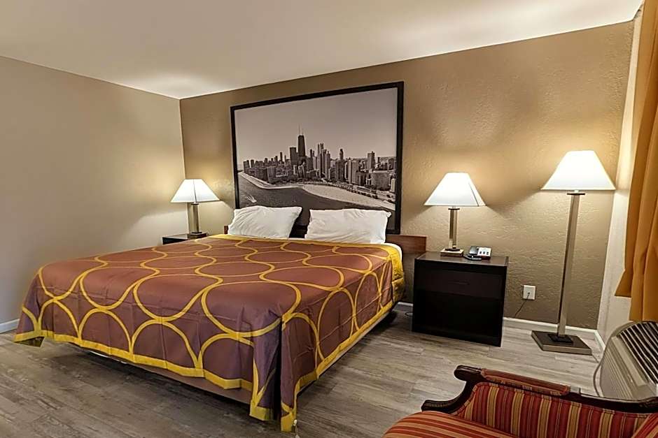 Photo 1 of 15 of 1 King Bed Suite, Smoking