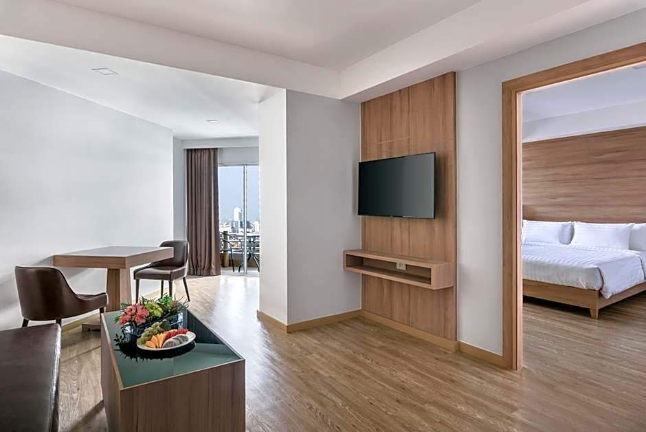 Photo 1 of 5 of Grand 1 Bedroom Suite