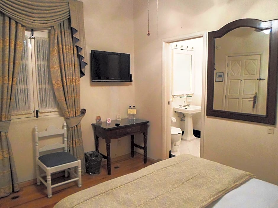 Hotel Virrey De Mendoza