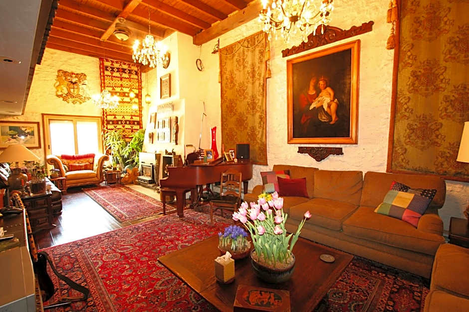 Alpenhof Bed & Breakfast