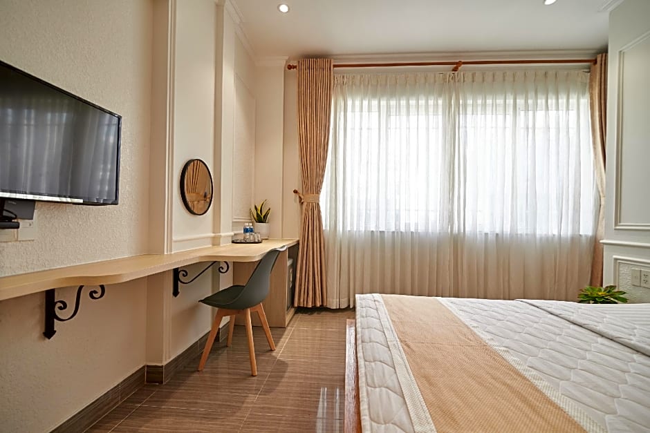 Bin Bin Mimosa Hotel - Near Tan Son Nhat Airport 