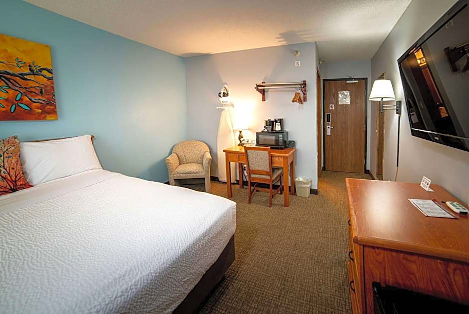 Photo 1 of 2 of 1 King Bed, Mobility Accessible