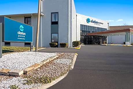 Clarion Pointe Bloomington - Normal near I-55 and University