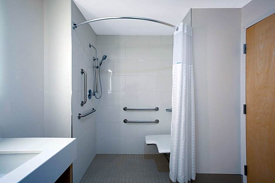 La Quinta Inn & Suites by Wyndham Manassas VA-Dulles Airport