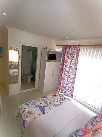 Double Room with Balcony (2 Adults + 1 Child)