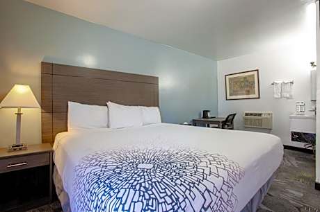 King Room - Non-Smoking