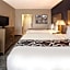 La Quinta Inn & Suites by Wyndham Philadelphia Airport