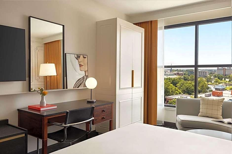 106 Jefferson Huntsville Curio Collection by Hilton