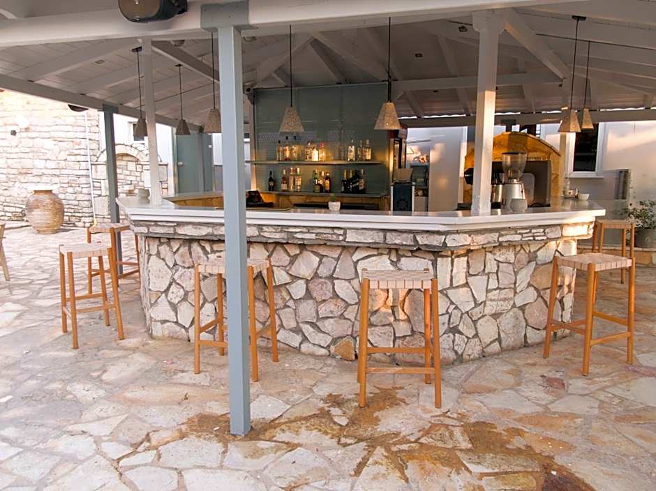 Kaiafas Lake Hotel