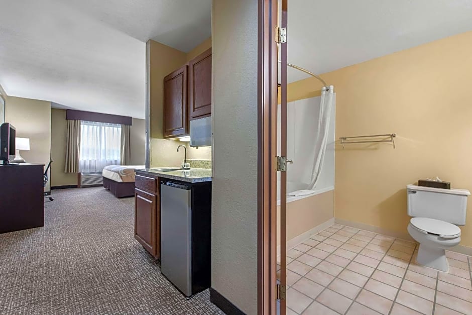 Quality Inn & Suites Lebanon I-65