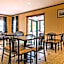 Econo Lodge Glens Falls / Lake George