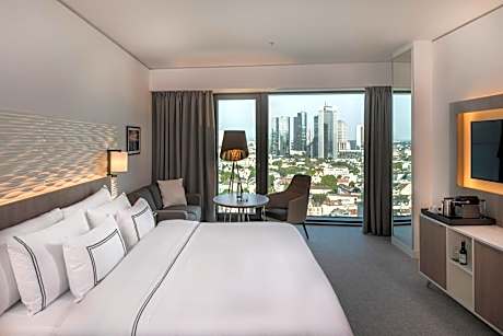 The Level Master Suite with Executive Lounge Access