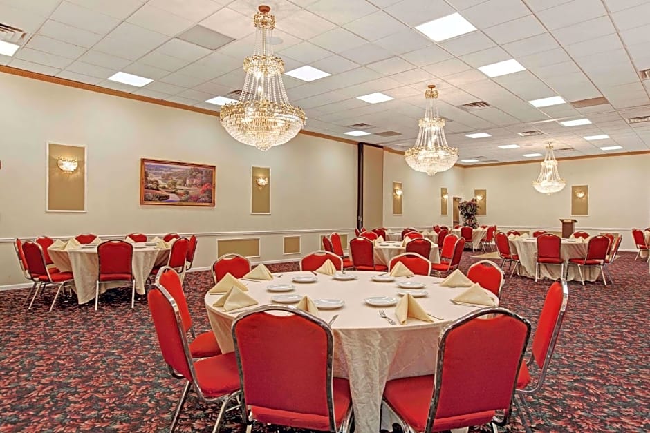 Ramada by Wyndham Flemington