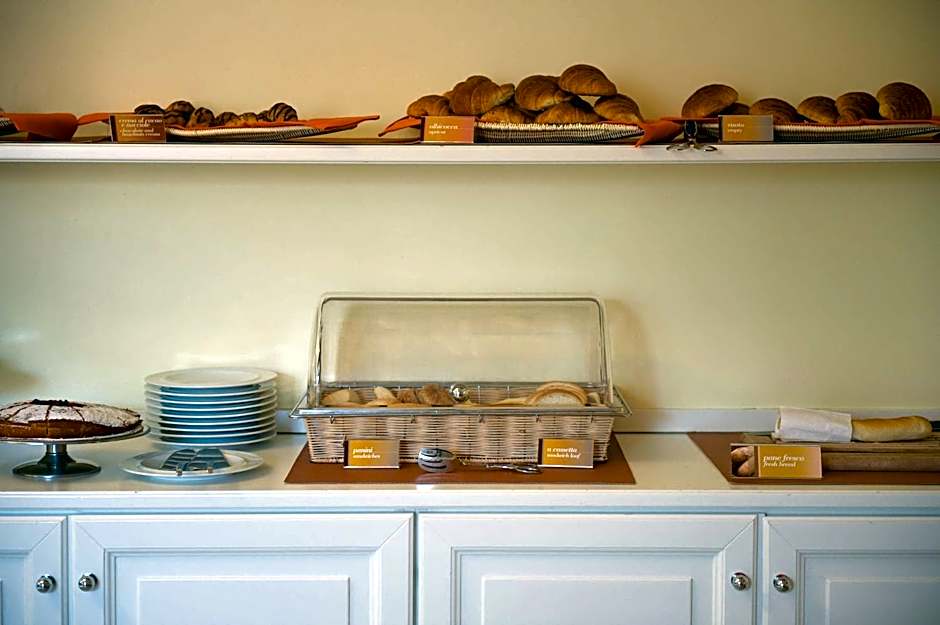 Best Western Crystal Palace Hotel