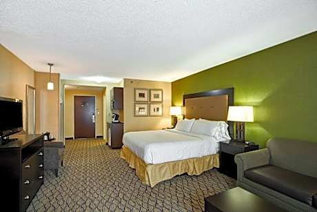 Standard Corner King Room