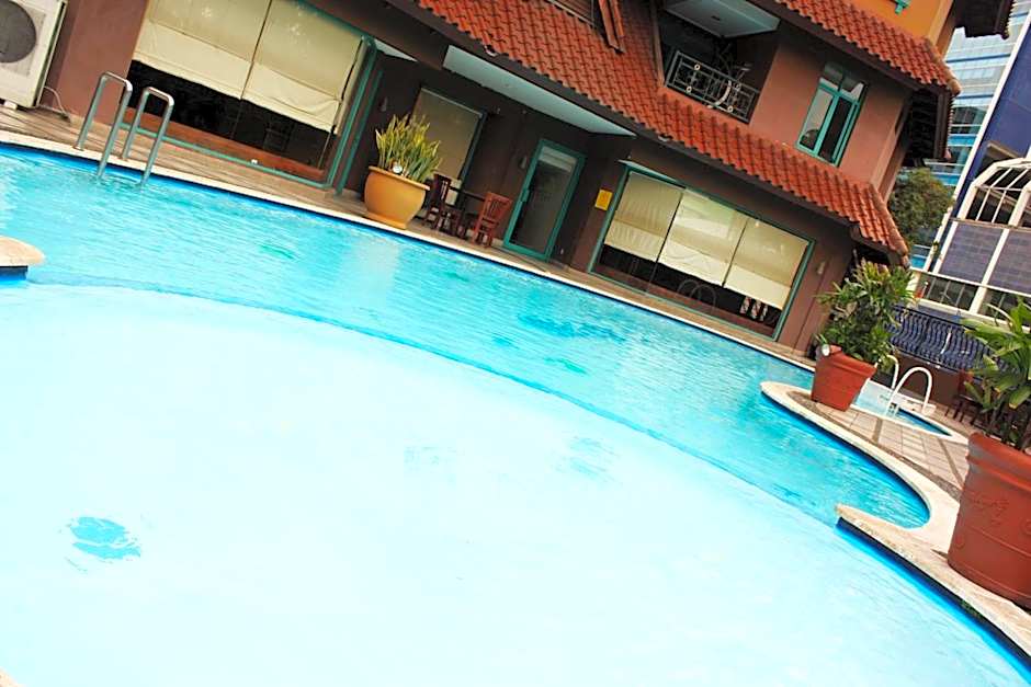 Travellers Suites Serviced Apartments