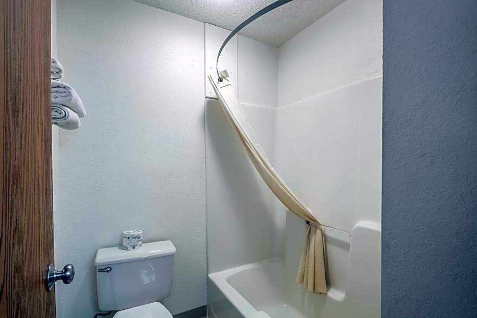Motel 6-Saukville, WI