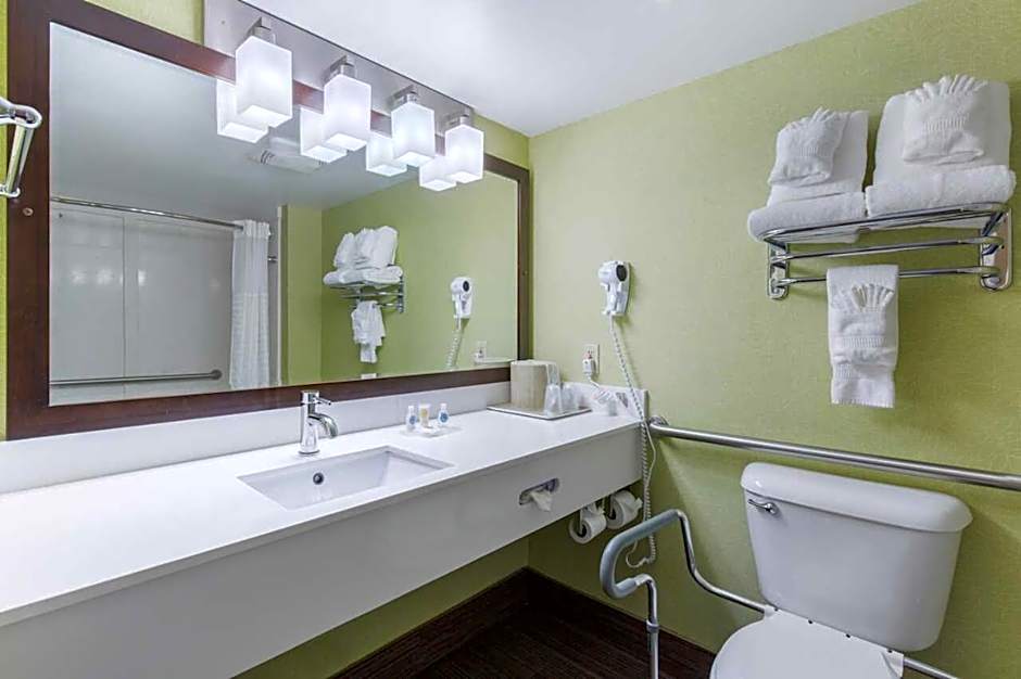 Coastal Hotel & Suites Virginia Beach - Oceanfront