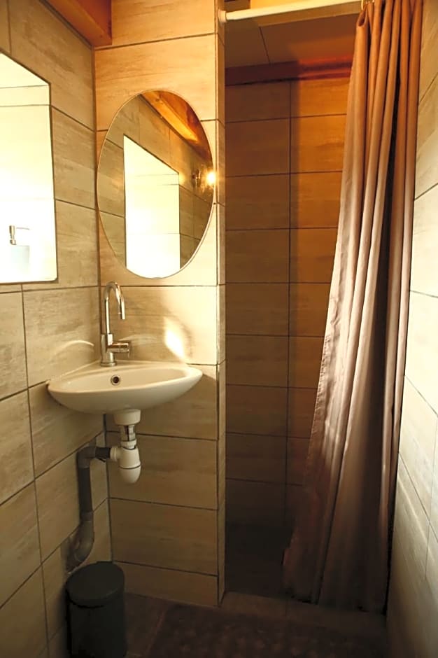 Les Grangeonnes, gîtes nature, piscine, bain nordique, sauna pour accueil familiale ou de groupe