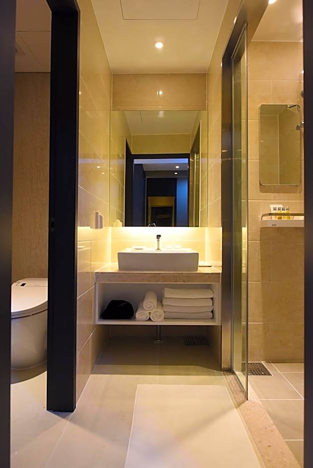 Geoje Artnouveau Suite Hotel