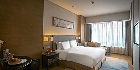 Standard King Room with Lake View