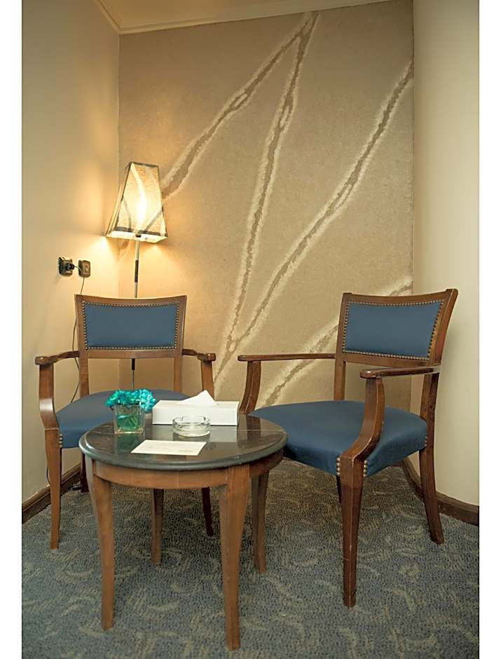 Cherry Maryski Hotel