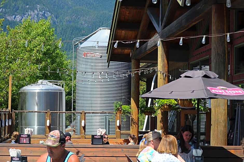 Howe Sound Inn & Brewing Company