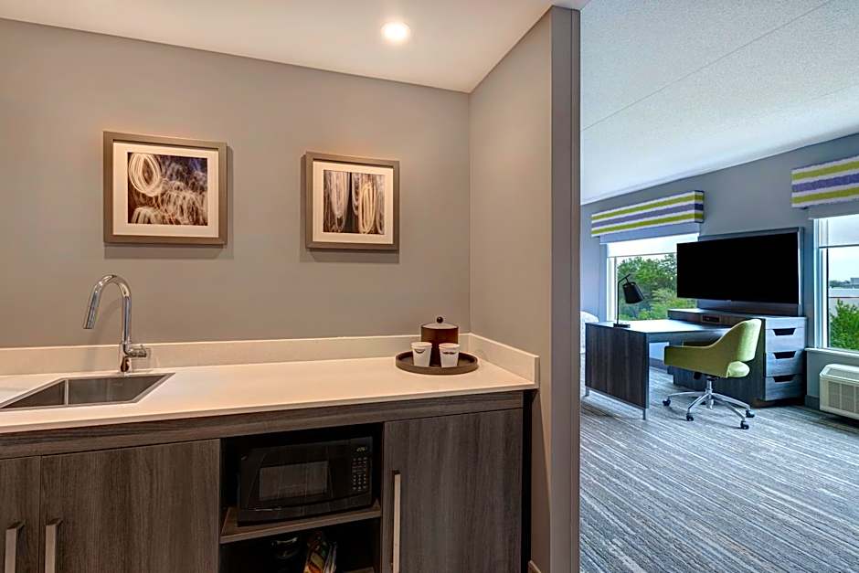 Hampton Inn By Hilton & Suites Burlington, Ontario