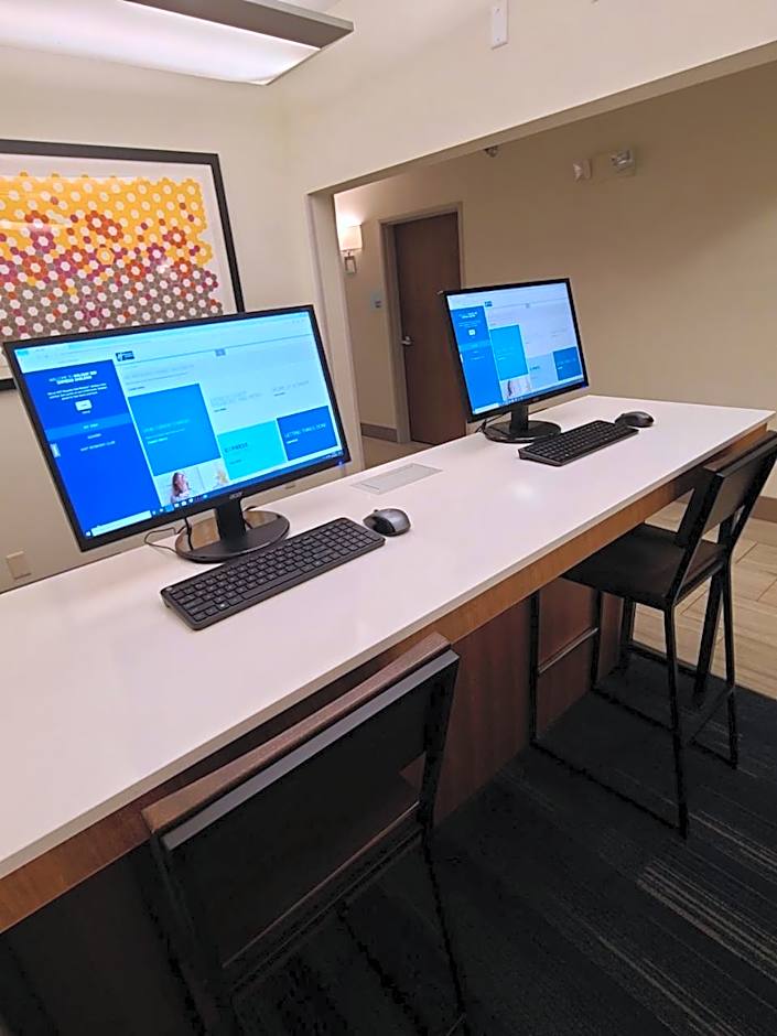 Holiday Inn Express Hotel & Suites Sheldon By IHG
