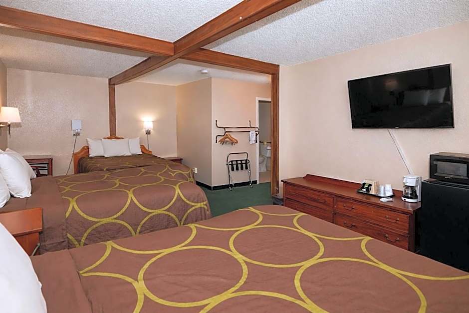 Super 8 by Wyndham Gallup