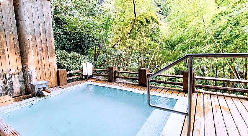 Kirishima Momijidani Seiryuso