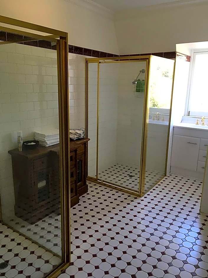 The Grand Hotel Healesville