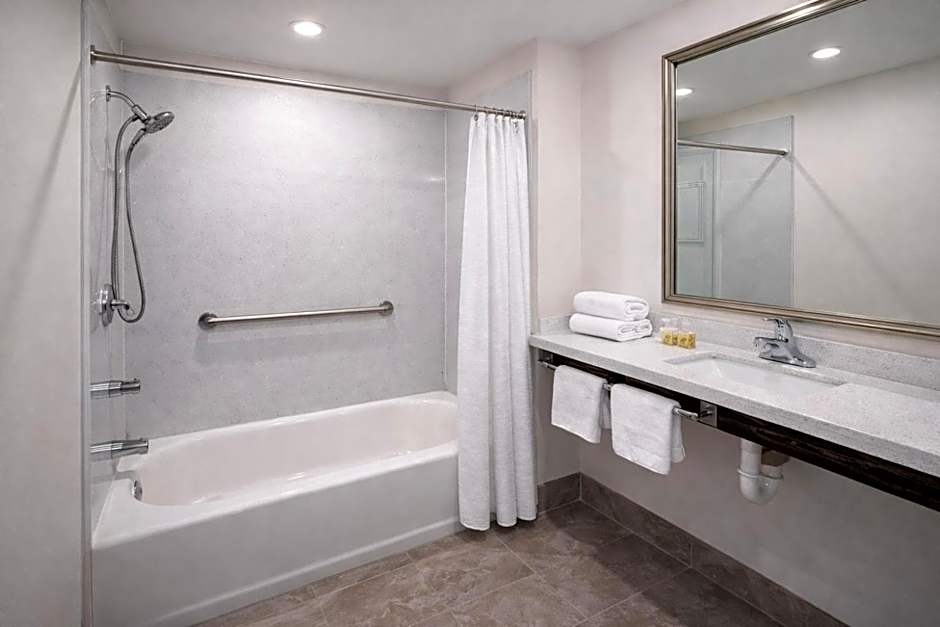 Super 8 by Wyndham Bakersfield CA Near Airport