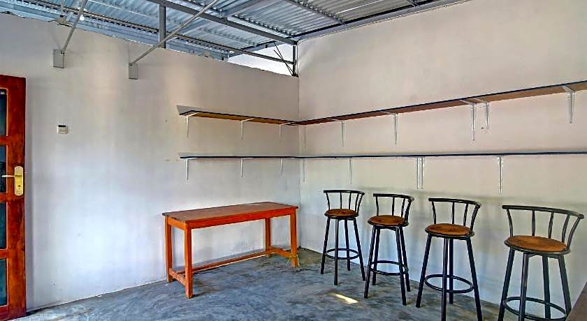 SPOT ON 91995 Cvictory Inn