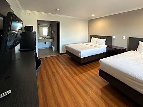 Deluxe Quadruple Room - Smoking