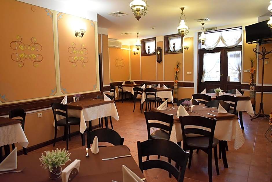 Family Hotel at Renaissance Square