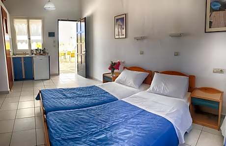 Studio (2 Adults)